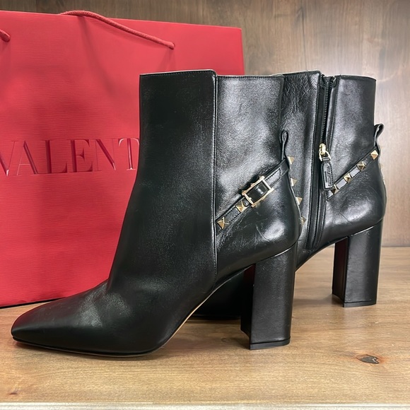 Valentino Garavani Rockstud square toe ankle boot in nappa - Picture 14 of 15